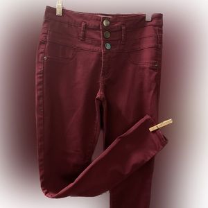 NWOT 🛕 High Rise Super Skinny Pants w/ Soft Finish Fabric Size 5/7